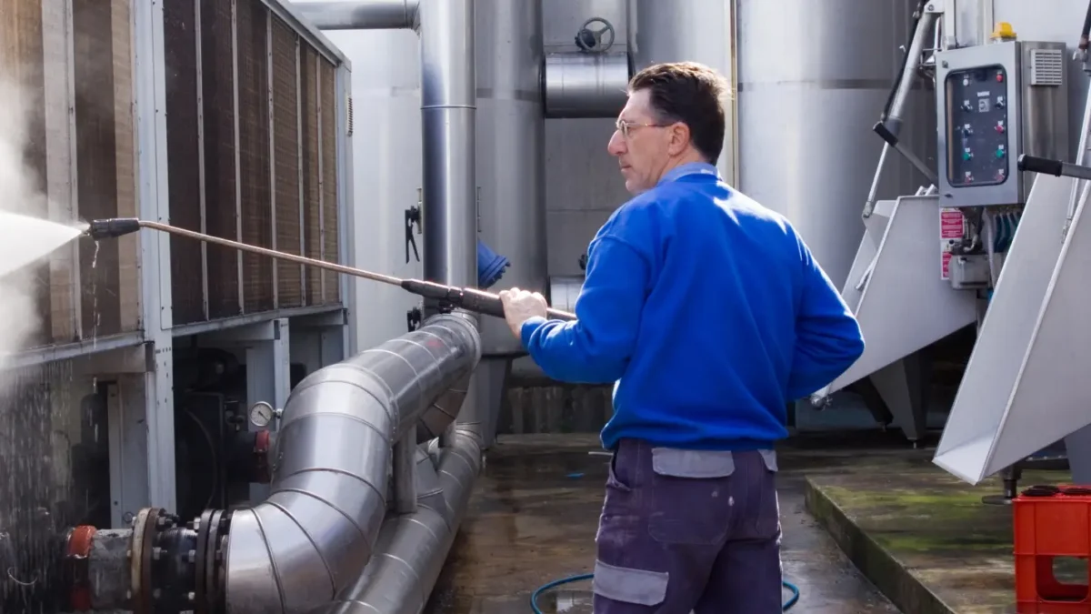 What Is a Solvent Cleaner? A Complete Guide for Parts Washing and Industrial Cleaning